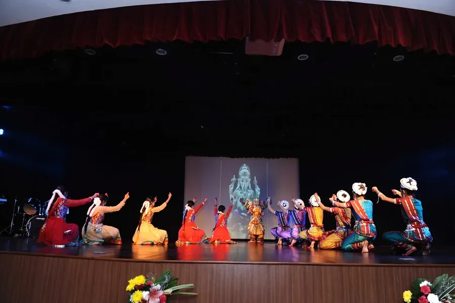 Dance & theatre