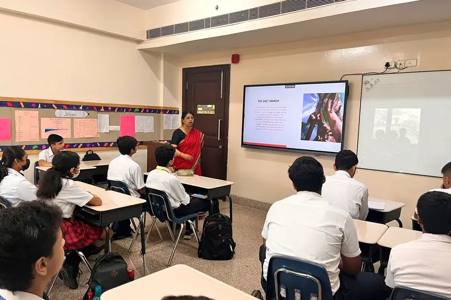 A smart classroom in session